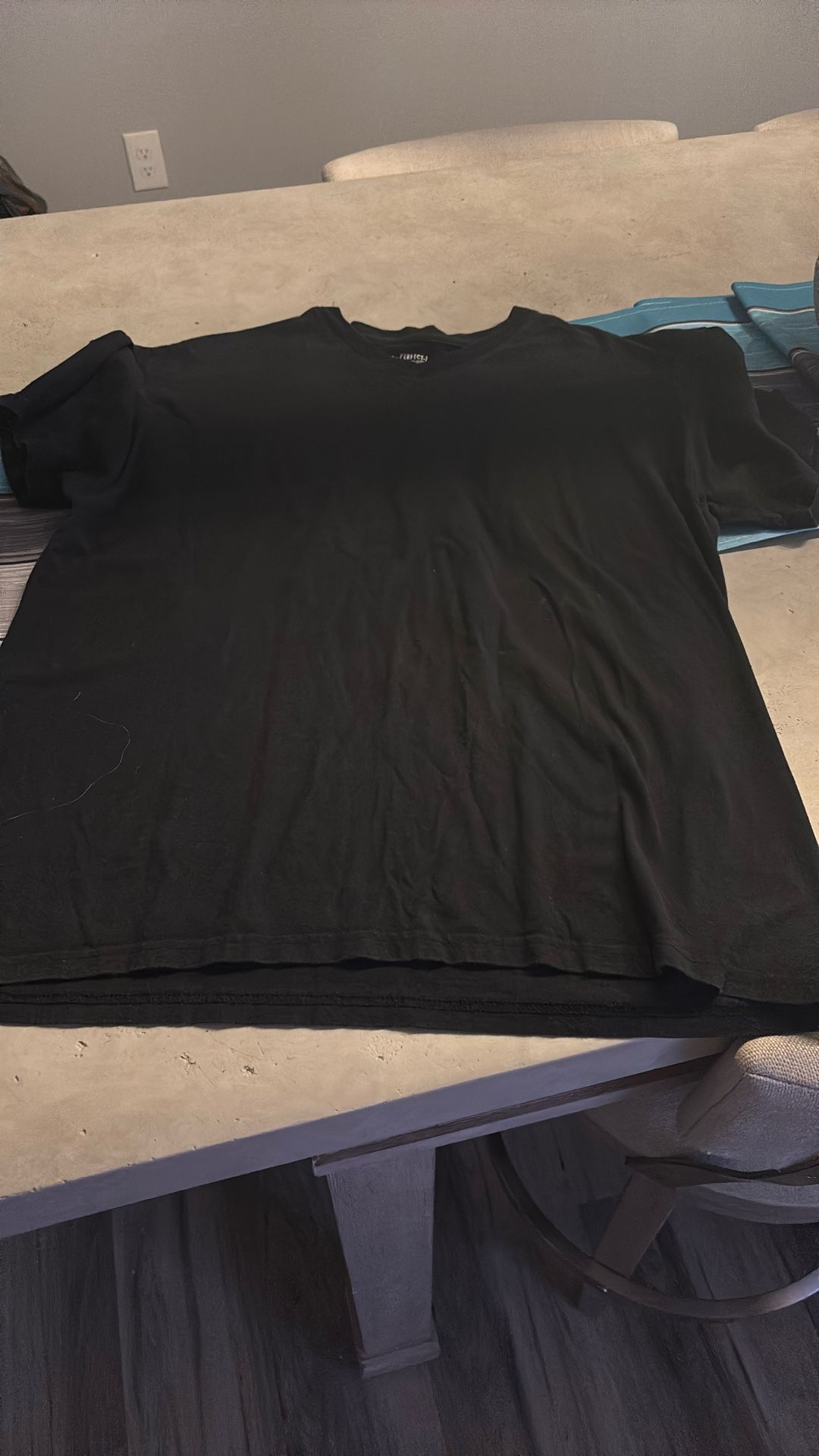 T-shirt - Black - Large