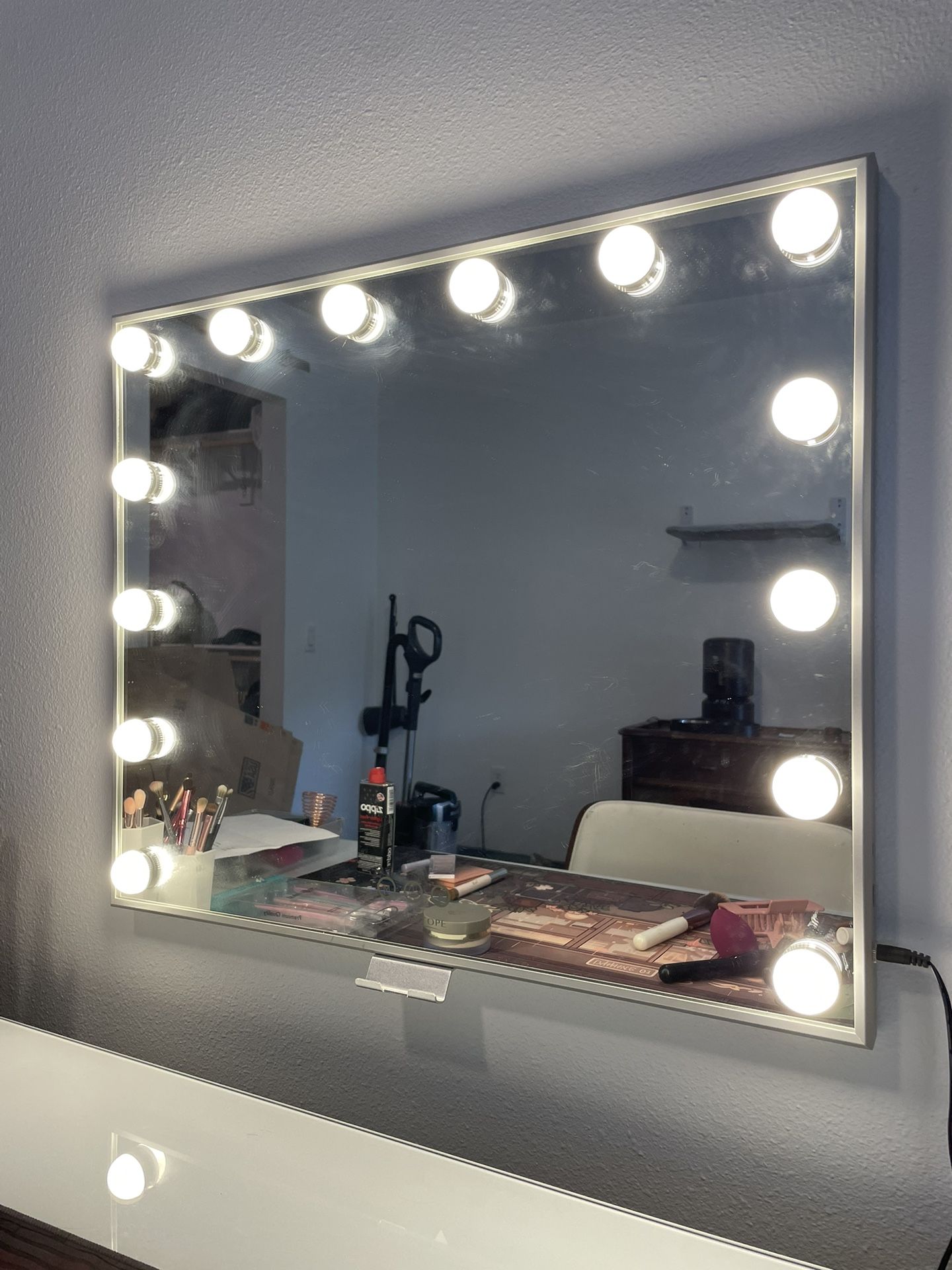 Vanity Mirror With Lights