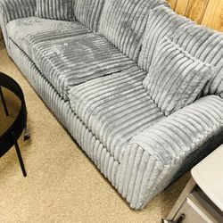 Free Delivery Stylish Couch 