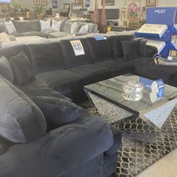 $2499 Black 3pcs Sectional 🖤