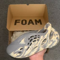 Yeezy foam runners