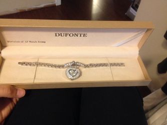 Woman's bracelet/watch