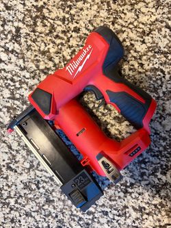 Milwaukee 23 Gauge Pin Nailer