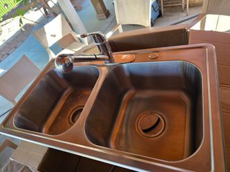 33 ×19 sink w foucet never use