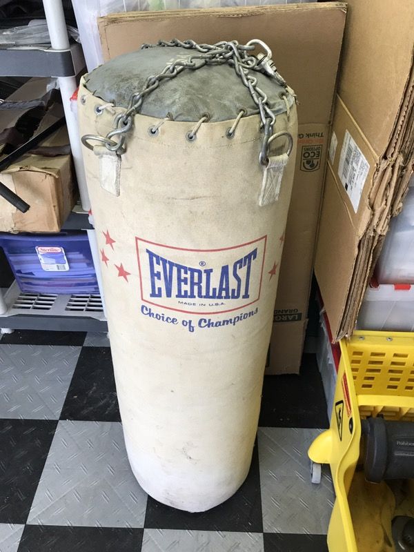 Everlast Vintage #4543 punching bag
