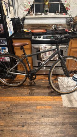 Schwinn Addison 700c hybrid city road bike $80 obo