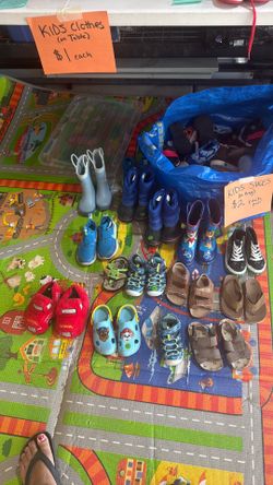 Kids shoes $2 each