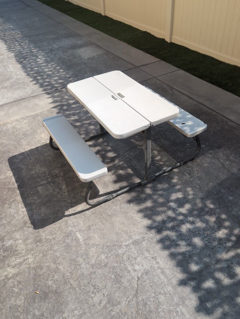 Foldable Table