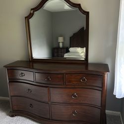 Queen Bedroom Set
