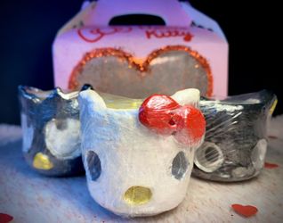 Hello Kitty Candle Gift Bundle 