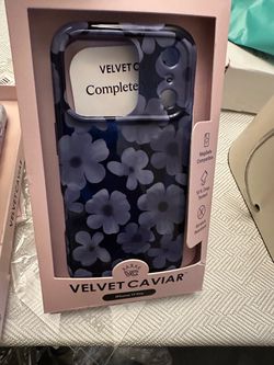 Velvet Caviar iPhone 17 Pro Floral Case