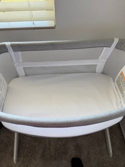 Baby Bassinet with Mesh Sides
