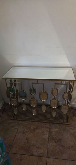 Decorative table