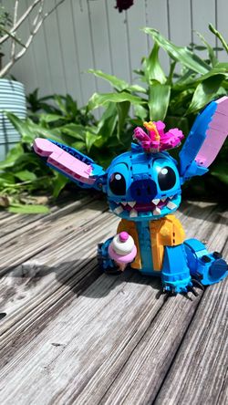 LEGO Disney Stitch Built Figure