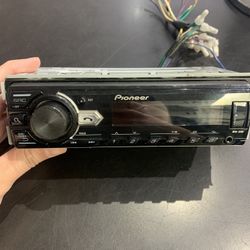 Pioneer Bluetooth Radio (837625-1)