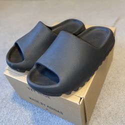 Yeezy Slide 