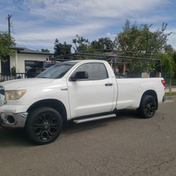 Toyota Tundra Pickup 2008