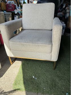 BEAUTIFUL CHAIR GOOD CONDITION