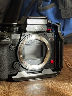 Panasonic Lumix S1 iiE with OLPF