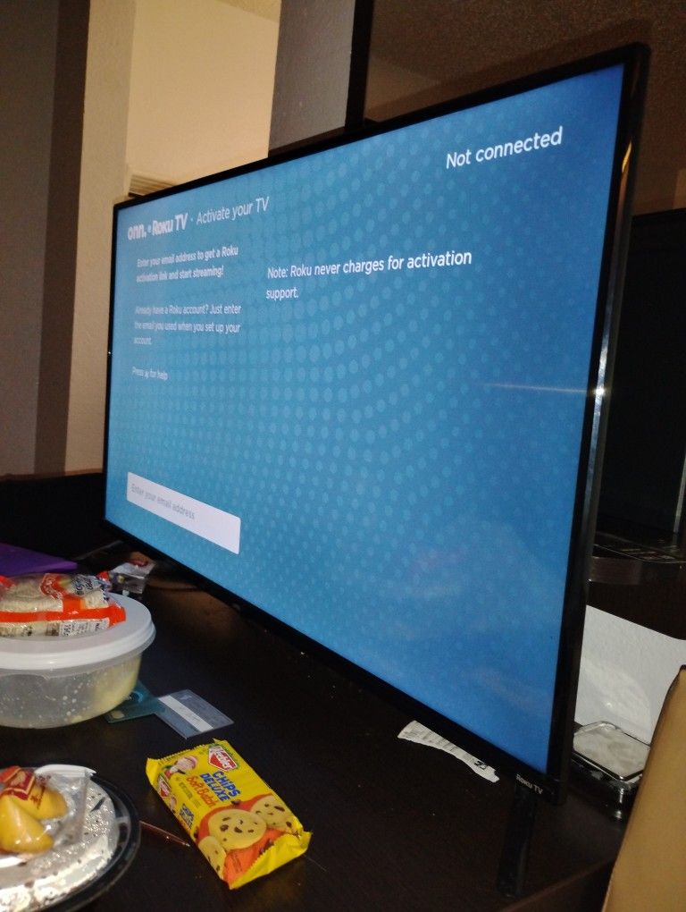 2 New Roku LED Smart TVs 32" & 25"