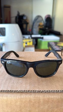 Ray-Ban Wayfarer Junior sunglasses for your little one