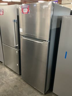 Frigidaire FFHT1822UV Top Freezer Refrigerator (Open-Box / Scratch & Dent)