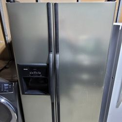 Kenmore 36" Wide Stainless Steel Side by Side Refrigerator