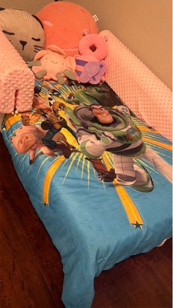 Toddler wood bed