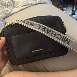 New Michael Khors Purse