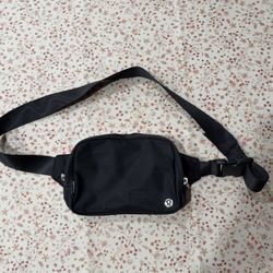 Lululemon Anywhere Belt Bag