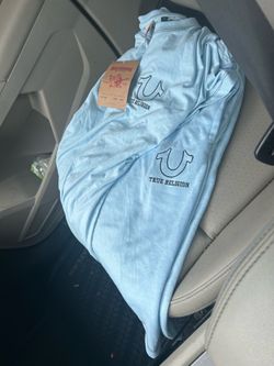 2XL true religion Short set