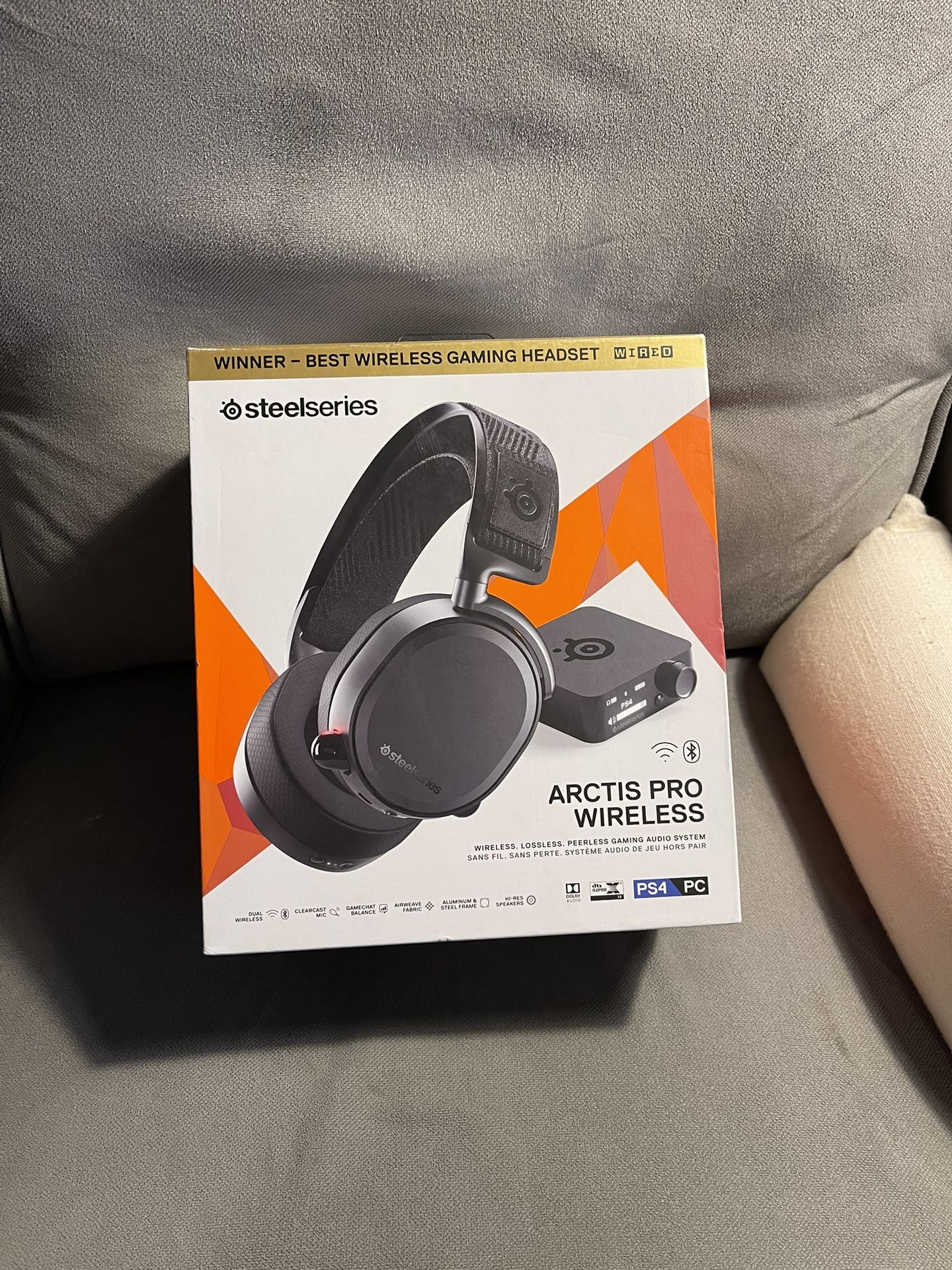 Steelseries Arctis Pro Wireless Audiophile/Gaming Headset