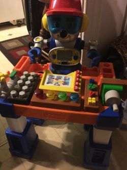 Dancing robot talking too
