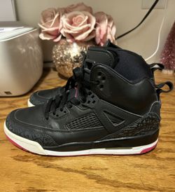 Youth Jordan 4’s Size Y5 