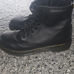 Youth DR. MARTENS Boots Size 4