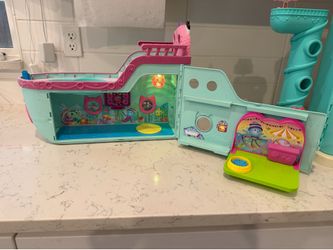 Gabbys dollhouse meow-mazing and boat