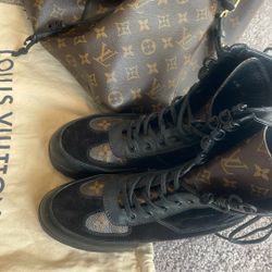 Louis Vuitton Bag And Boots 
