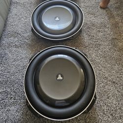 JL Audio 13TW5 
