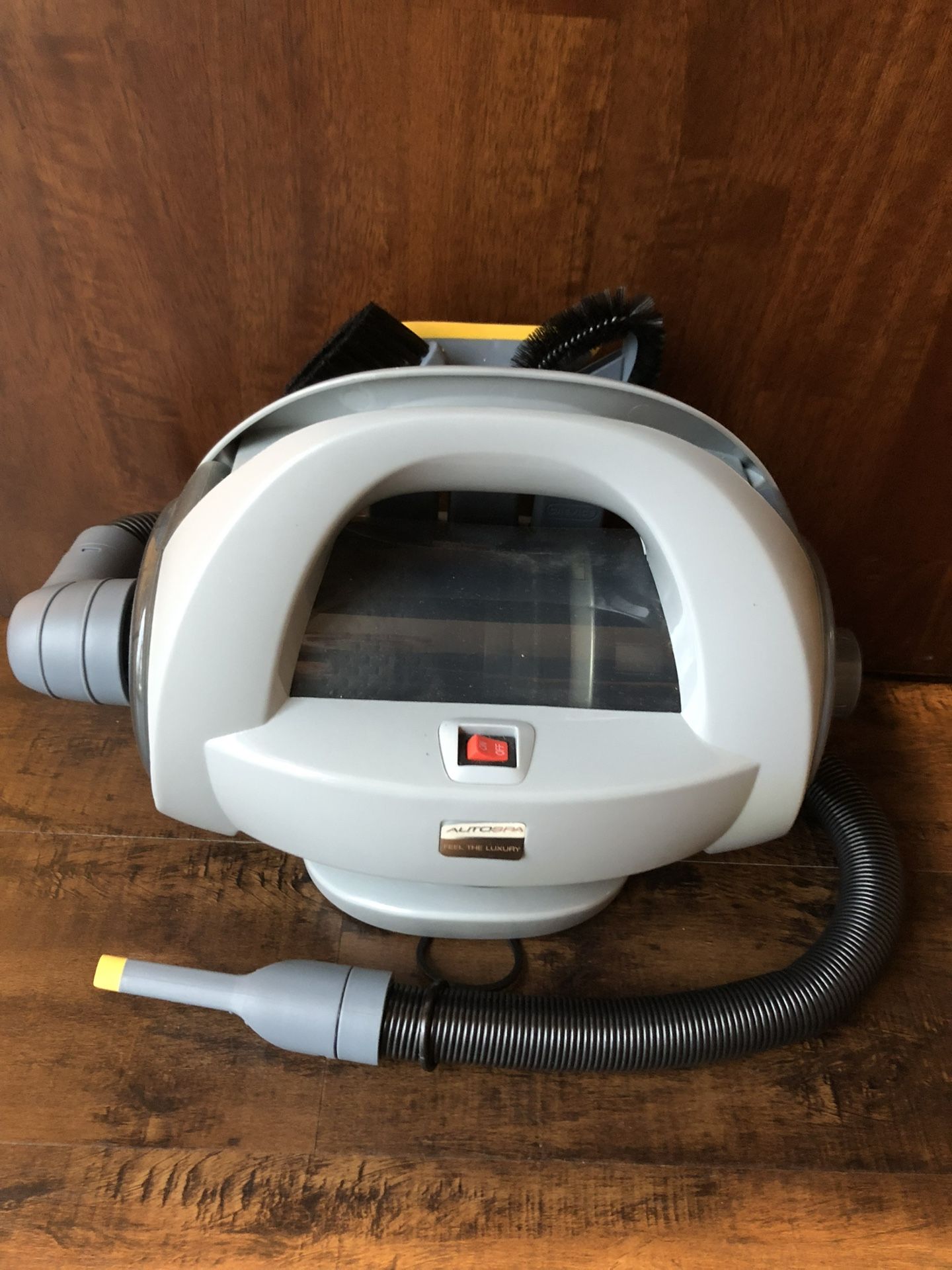 PORTABLE VACUUM
