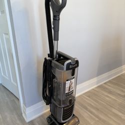 Shark Navigator upright vacuum
