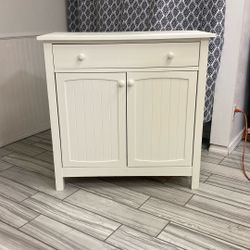 White Cabinet 