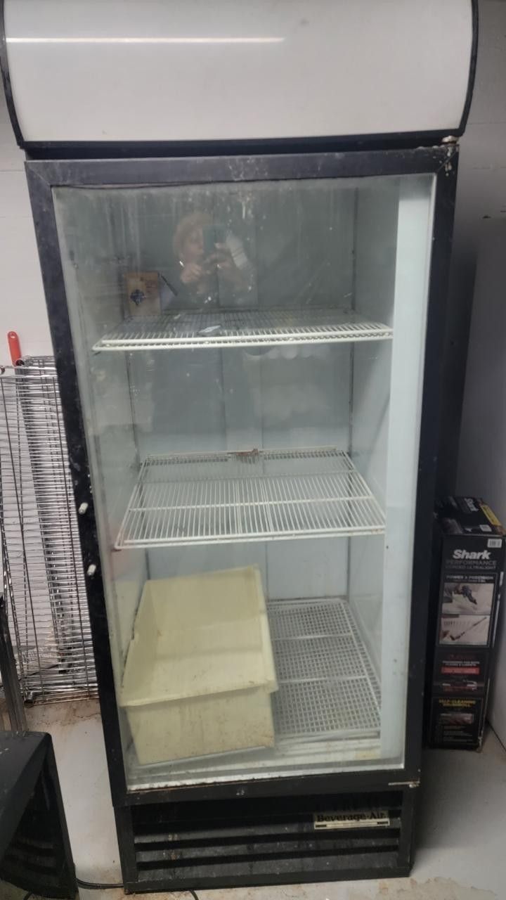 Commercial refrigerator