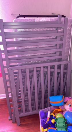 gray infant crib