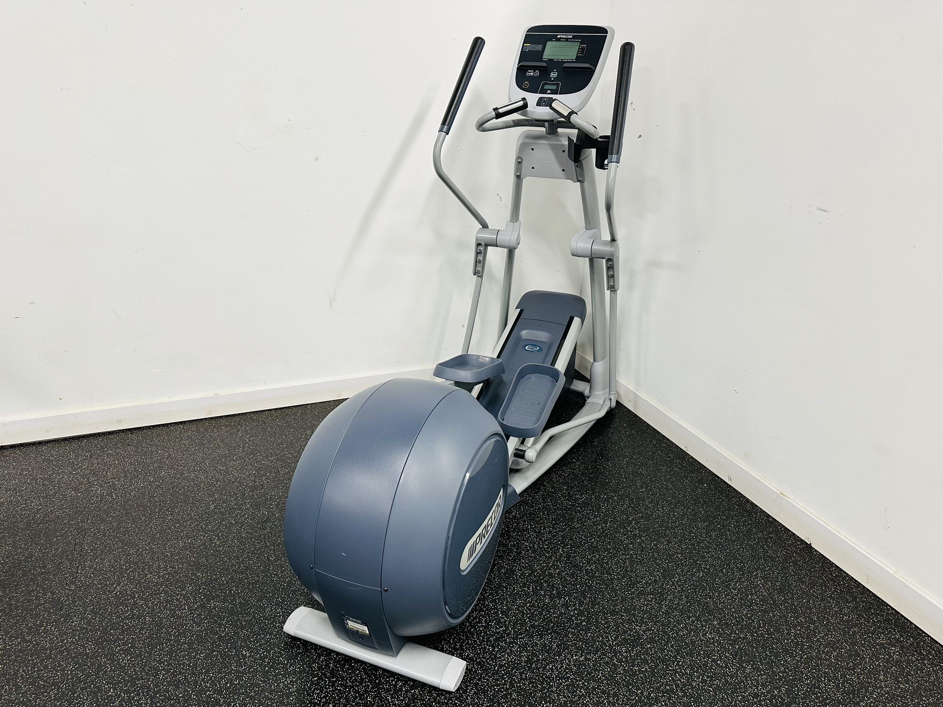 Precor EFX 835 Experience Series Elliptical Crosstrainer - Workout - Gym Equipment