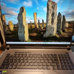 ASUS ROG Strix G18 Gaming Laptop -
19, RTX 4080