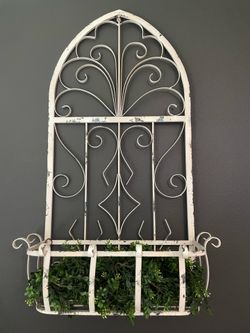 Metal wall panter