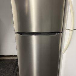 Frigidaire Stainless Steel Refrigerator 18 Cubic