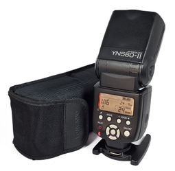 Near MINT Yongnuo Digital Speedlite YN560-II Shoe Mount Flash w/ Stand & Case - Canon - Nikon