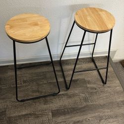 2 Stools 