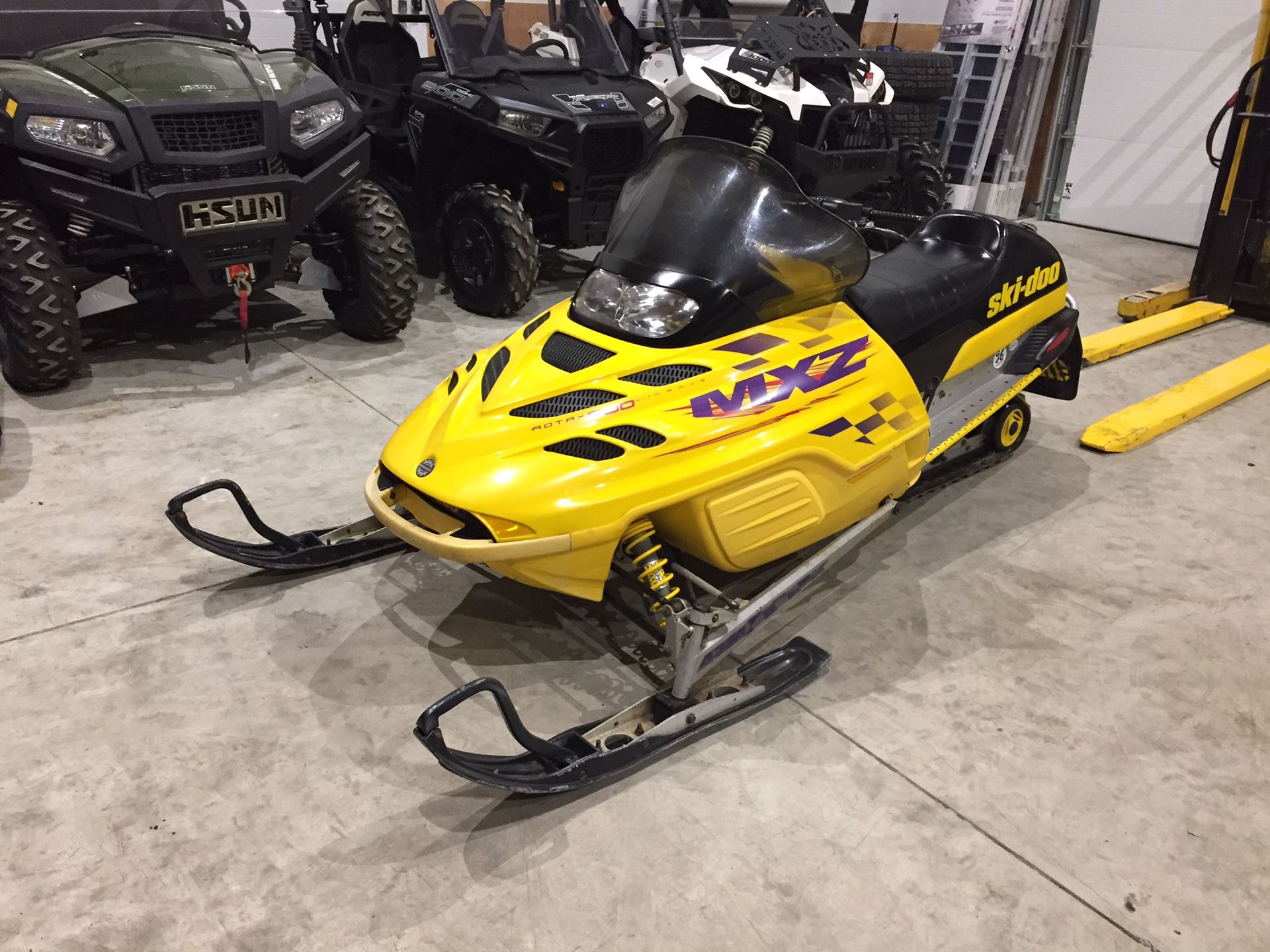 1999 skidoo mxz 600 liquid cooled Snowmobile 4994 Miles will trade for